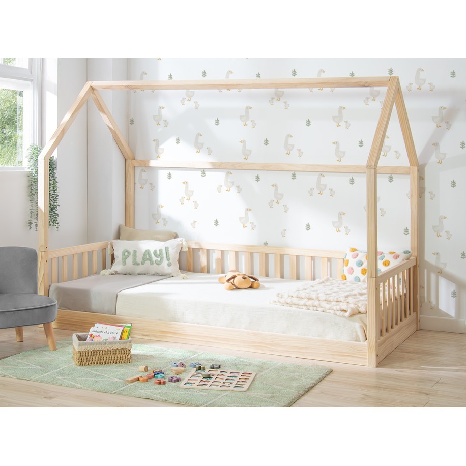 Cama casinha Montessori madeira com barreira de proteção