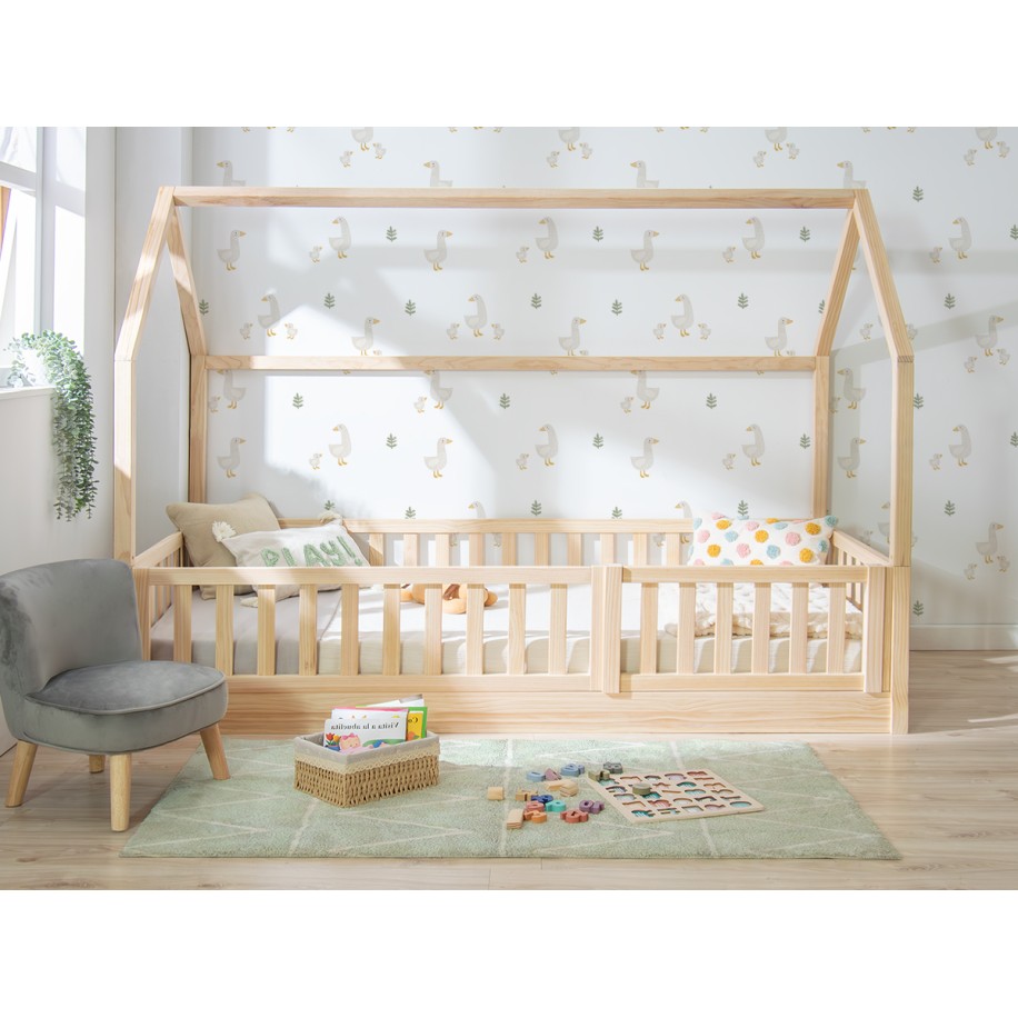 Cama casinha Montessori madeira com barreira de proteção