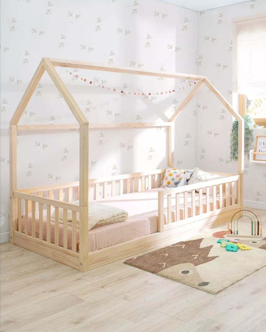 Cama casinha Montessori madeira com barreira de proteção