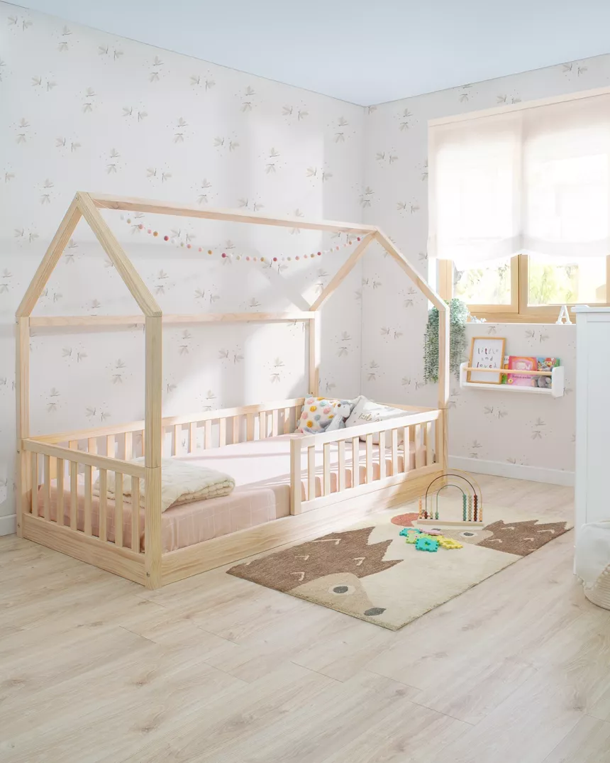 Cama casinha Montessori madeira com barreira de proteção