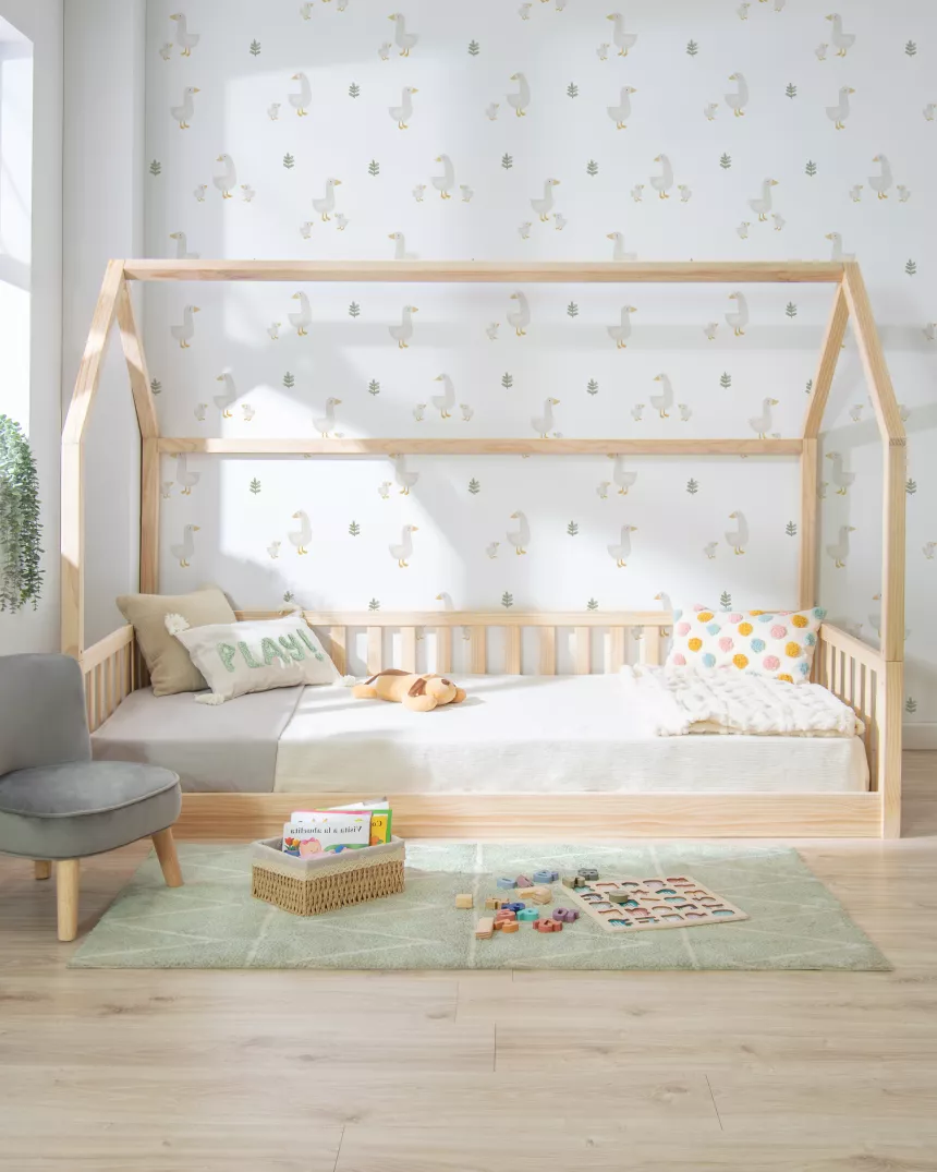 Cama casinha Montessori madeira com barreira de proteção
