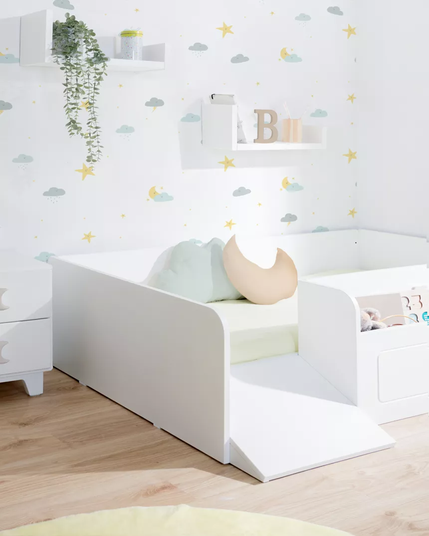 Cama Montessori Branca  com Rampa e Baú