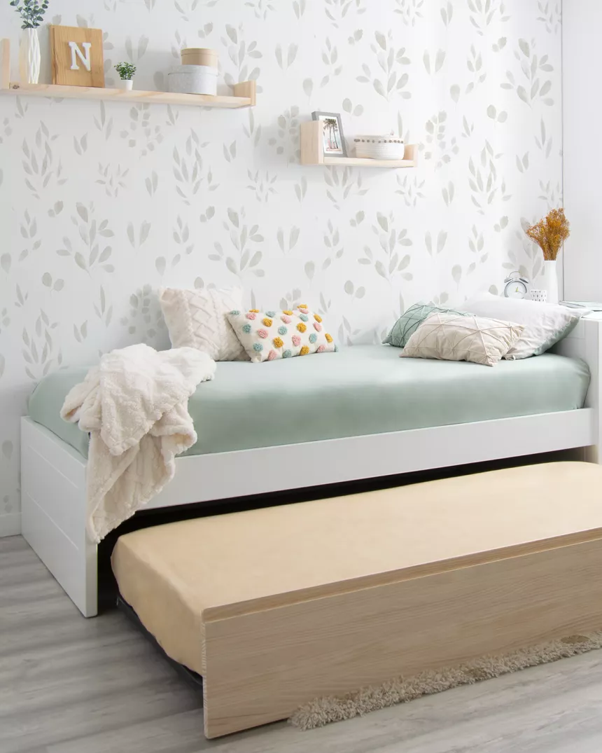 Cama dupla baixa Lineal em madeira natural