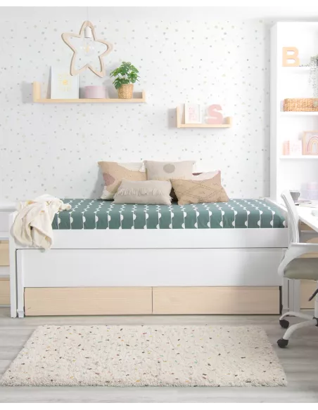 Cama dupla com gavetas em branco e madeira natural
