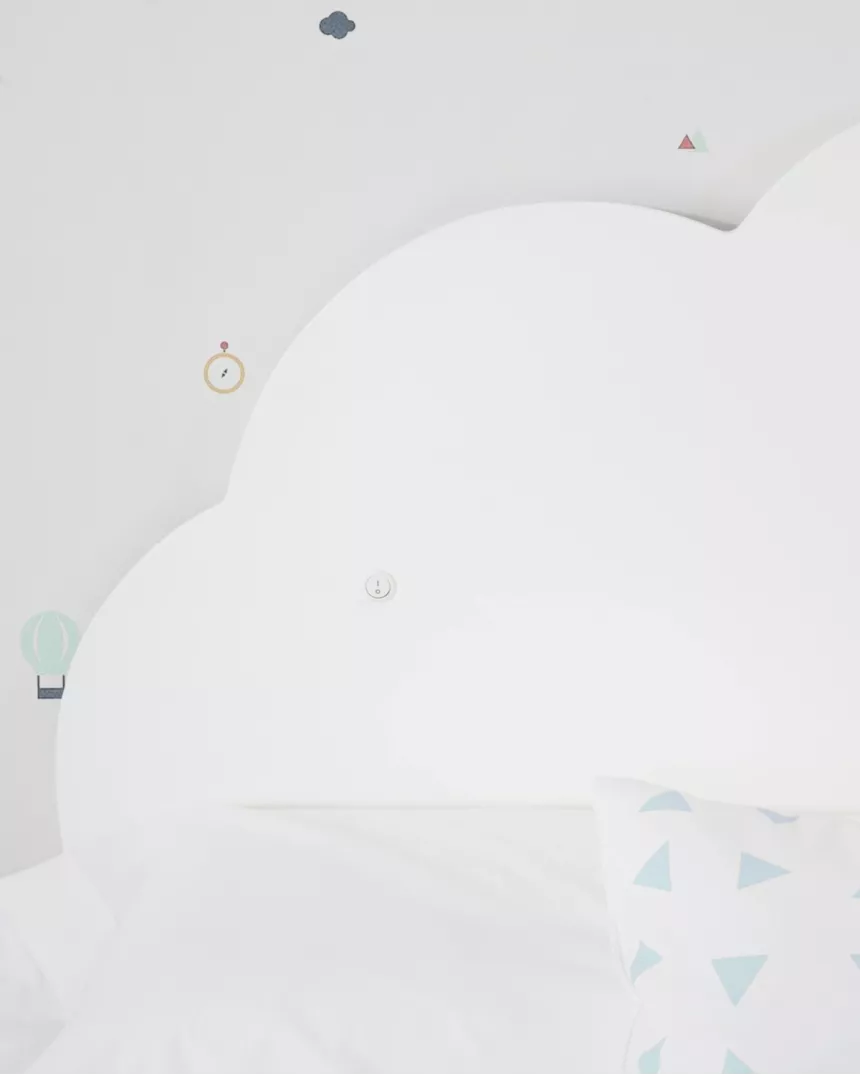 Cabeceira infantil nuvem com luz