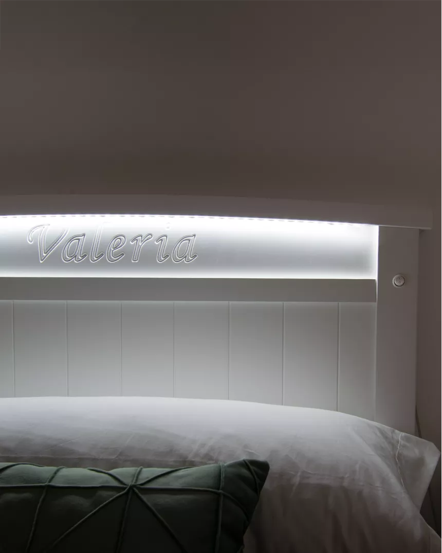 cabeceira infantil curvo com nome personalizado