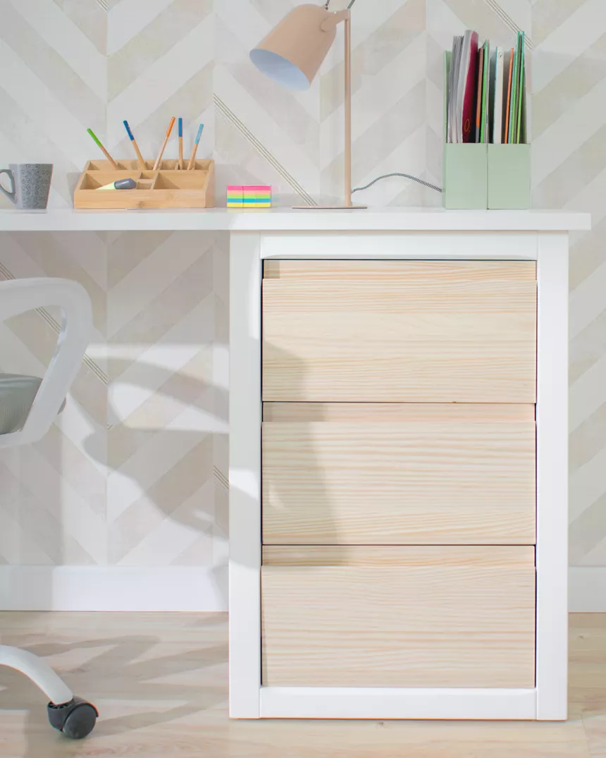 Secretária jovem com gavetas e laterais abertas. Lineal
