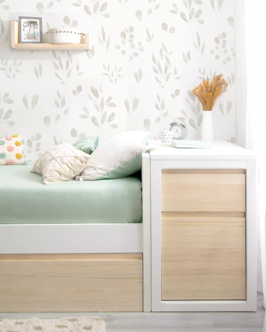 Gaveteiro em madeira natural. Lineal