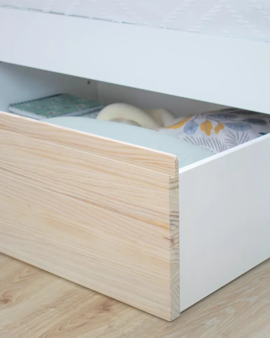 Cama jovem com gavetas em madeira branca e natural - Peseira baixa 2