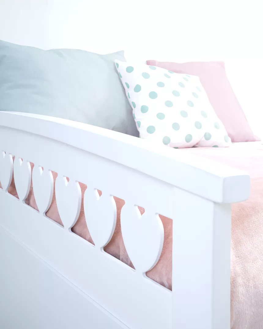 Cama de criança com gavetas corações - Entrega gratuita