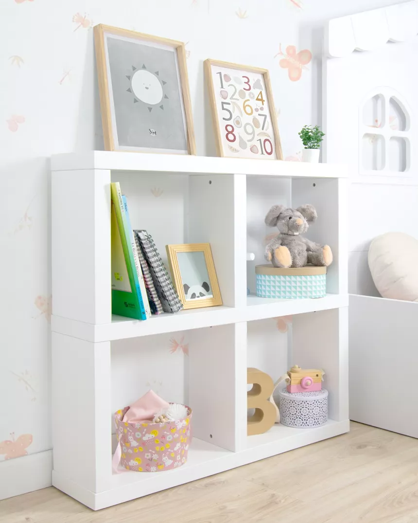 Estante em forma de cubo