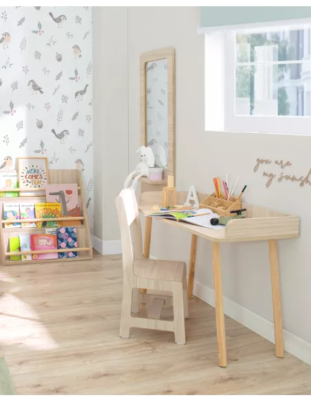 Mesa de madeira Montessori para crianças