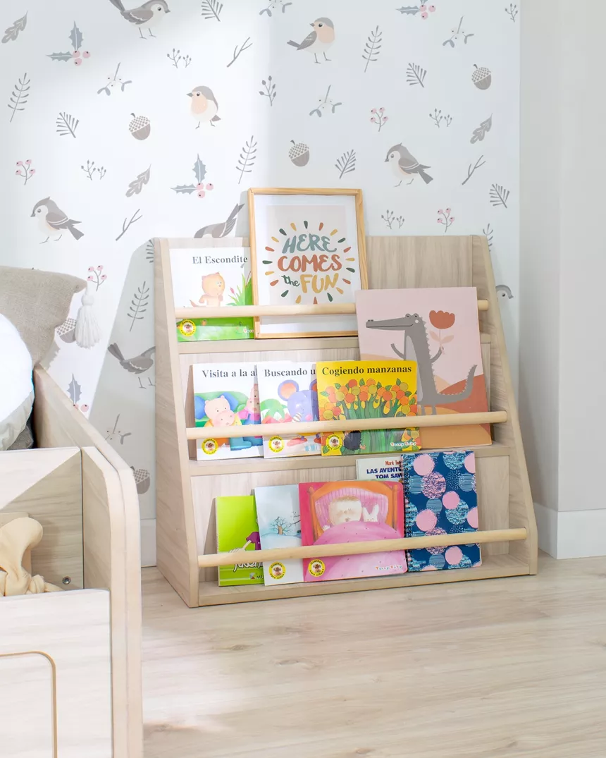Bibliteca de madeira montessori