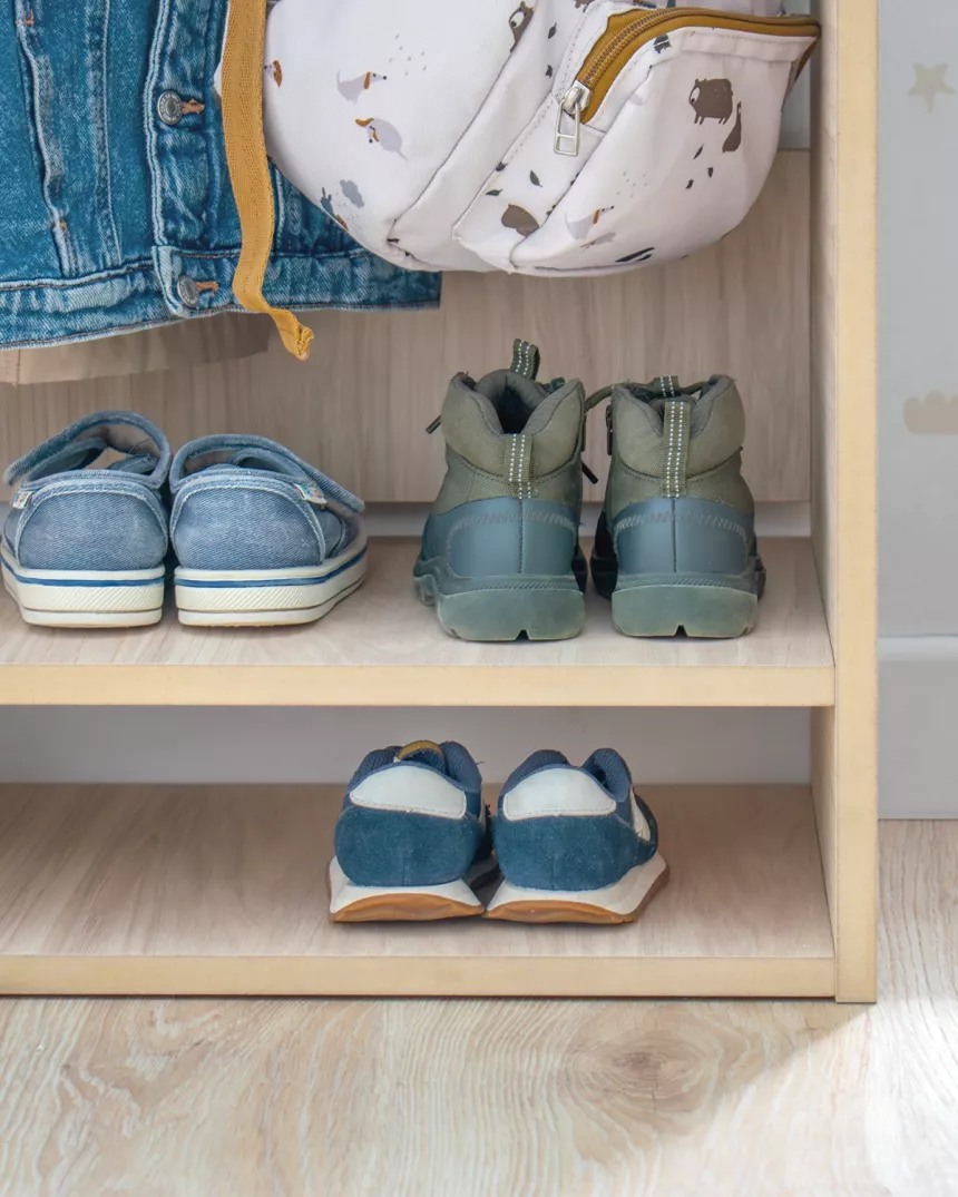 Armário de madeira para crianças Montessori