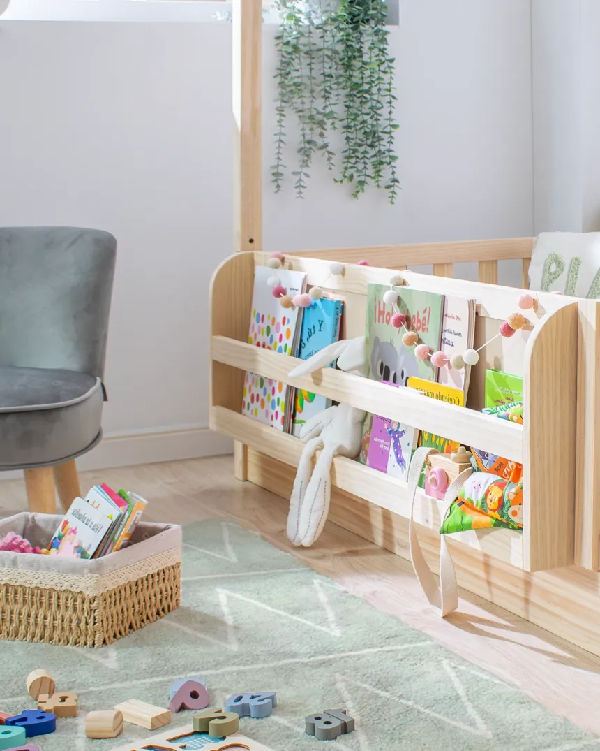 Cama Montessori casinha com estante - madeira