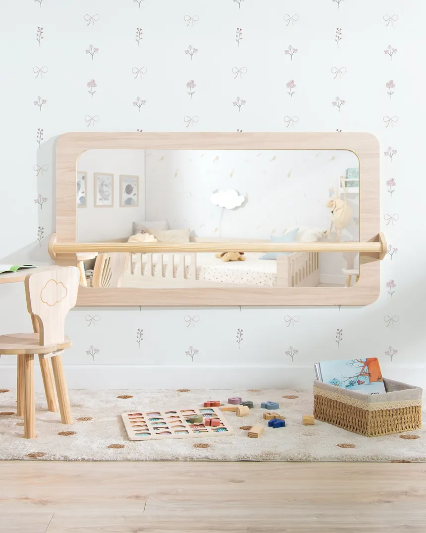 Espelho de madeira Montessori /