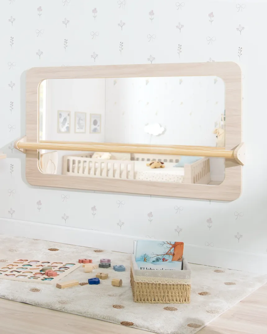 Espelho de madeira Montessori /