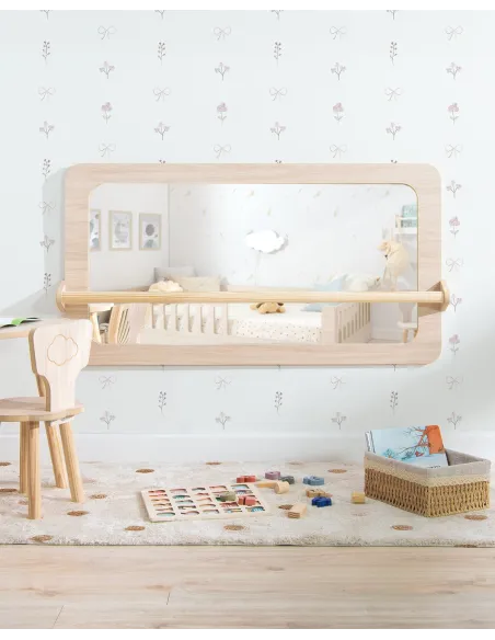 Quarto montessori com cama com rampa e brinquedeiro basic