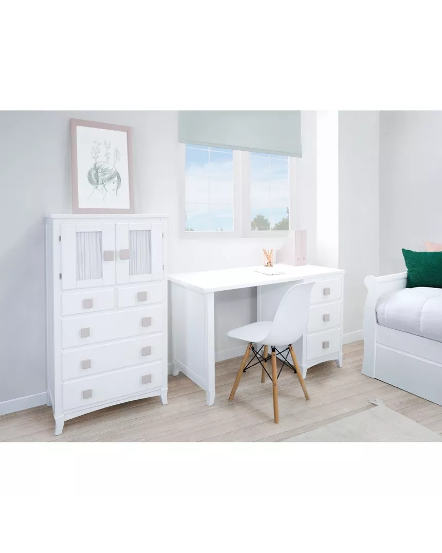 Puxadores corações brancos e cortinas brancas 2