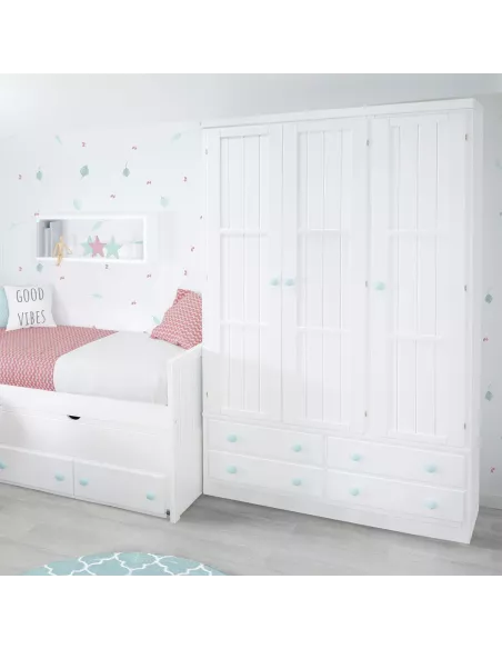 Roupeiro sem cortinas