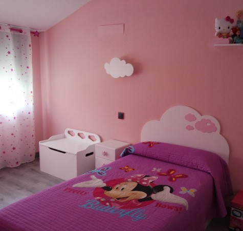 Quarto infantil Nuvens. Cabeceira Nuvens rosa. 