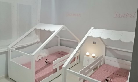 Cama Montessori Casinha branca com barreira de proteção