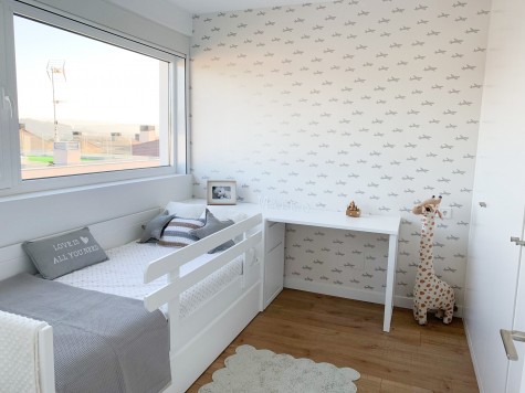 Cama dupla Lineal com barreira de proteção