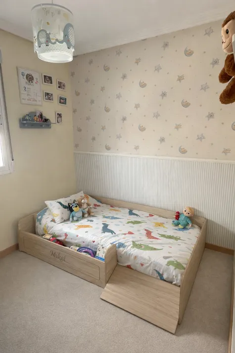 Cama Montessori com rampa é baù basico