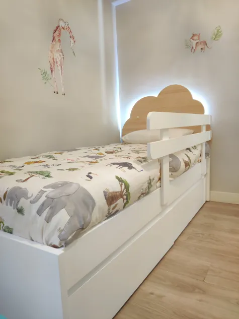 Cama com gavetas branca