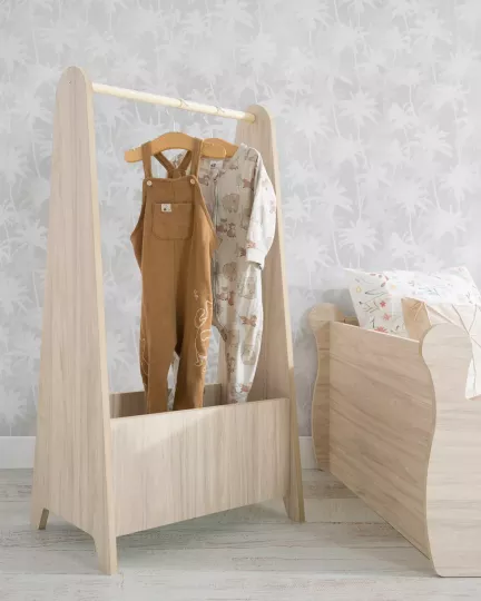 Cabides de pé e de parede